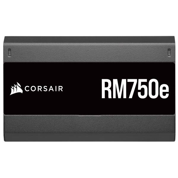 Alimentatore Corsair RM750e nero, logo del marchio a sinistra e numero del modello a destra.