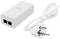 Un adattatore PoE bianco di Digitus con due porte Ethernet e un cavo di alimentazione con spina Schuko.