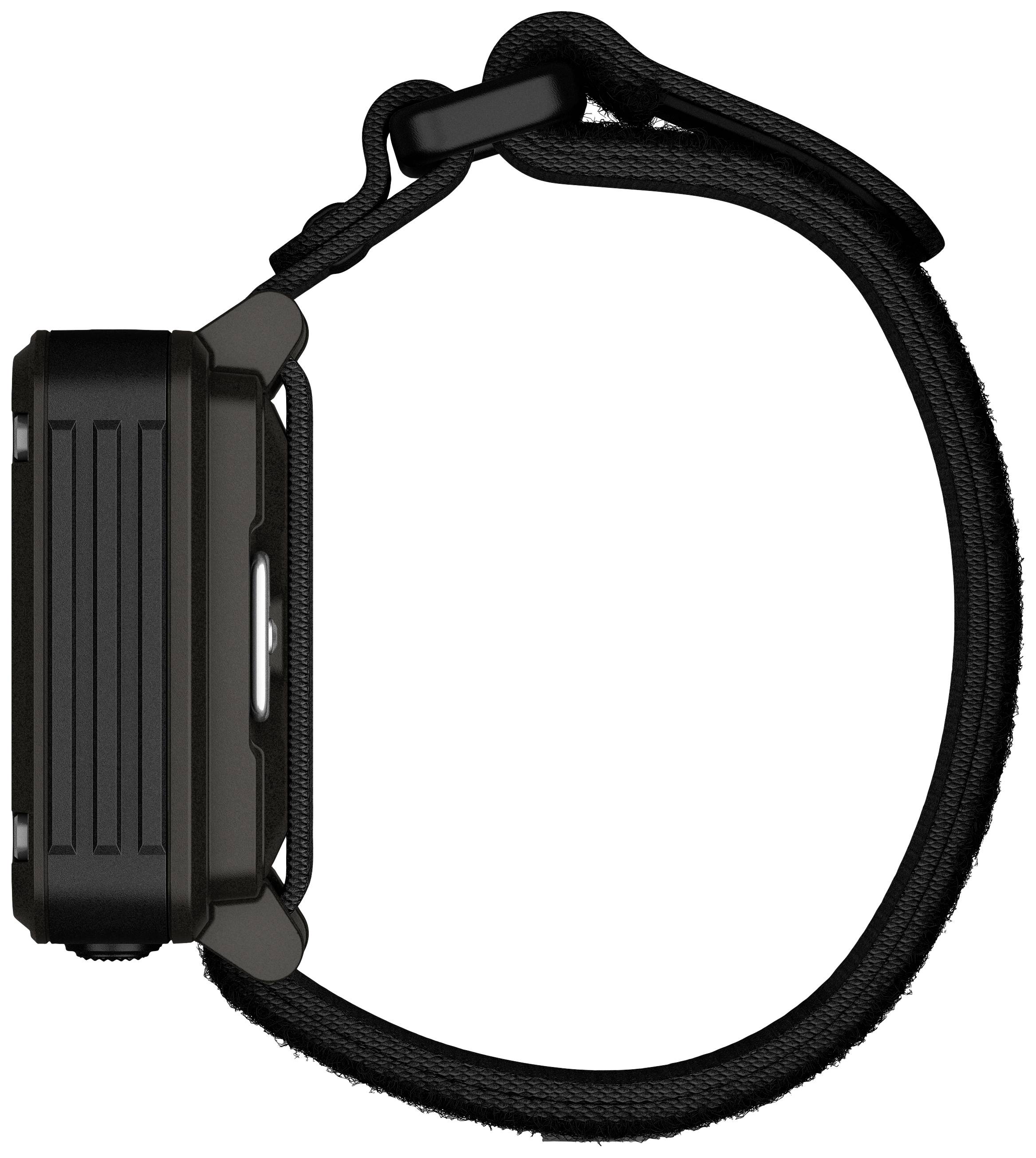 Un orologio intelligente con cassa e cinturino neri è visibile di lato.