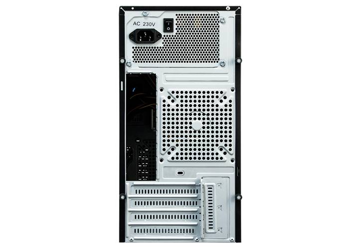 Retro di un case per computer con connettore di alimentazione, griglie di ventilazione e diversi slot di espansione.