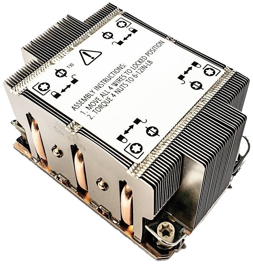 Dissipatore di calore per processore del computer con alette di raffreddamento in metallo e istruzioni di montaggio sulla superficie superiore.