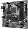 Scheda madre con più slot e connettori, contrassegnata con 'Gigabyte'. Contiene socket per CPU e slot per RAM.