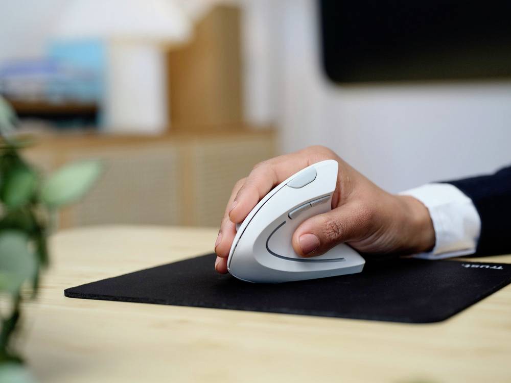 VERTO WIRELESS ERGO MOUSE WHITE-12