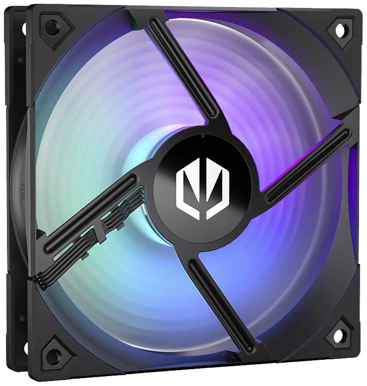 Un ventilatore per computer con illuminazione RGB in diversi colori, installato in un telaio quadrato con struttura per la riduzione del rumore.