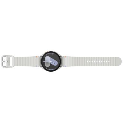 Un orologio da polso moderno, grigio, con quadrante rotondo e design minimalista. Mostra l'ora con due lancette semplici.