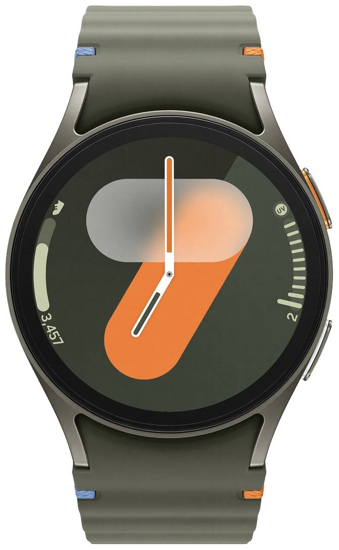 Un moderno smartwatch con cinturino verde e un quadrante minimale che mostra forme colorate e lancette analogiche.