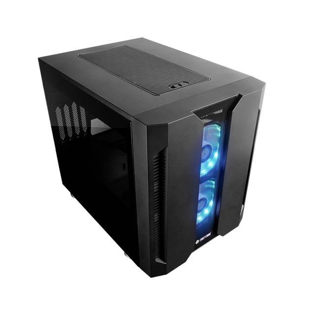 Un PC gaming moderno nero con ventole blu illuminate sul frontale. Progettato per prestazioni di gioco di altissimo livello.