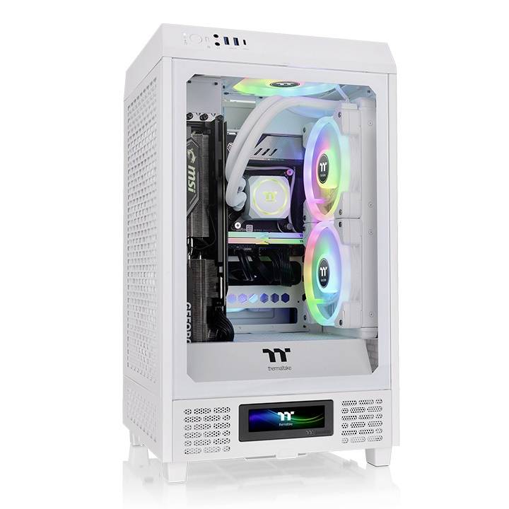 Computer da gaming con chassis trasparente e illuminazione RGB colorata. Componenti visibili: ventole, scheda grafica, cablaggio.