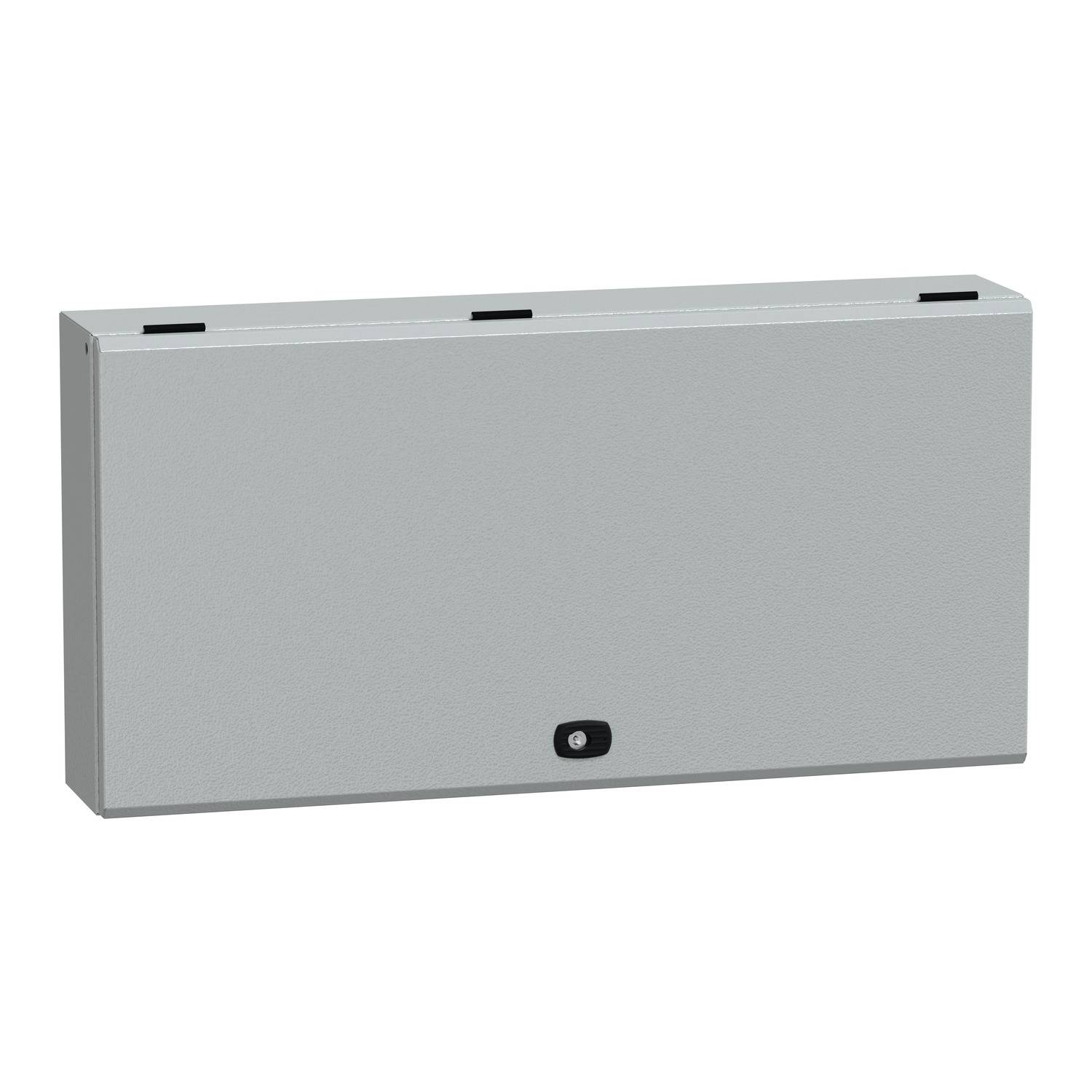 Contenitore metallico grigio rettangolare con serratura nera al centro, probabilmente un quadro elettrico, su sfondo bianco.