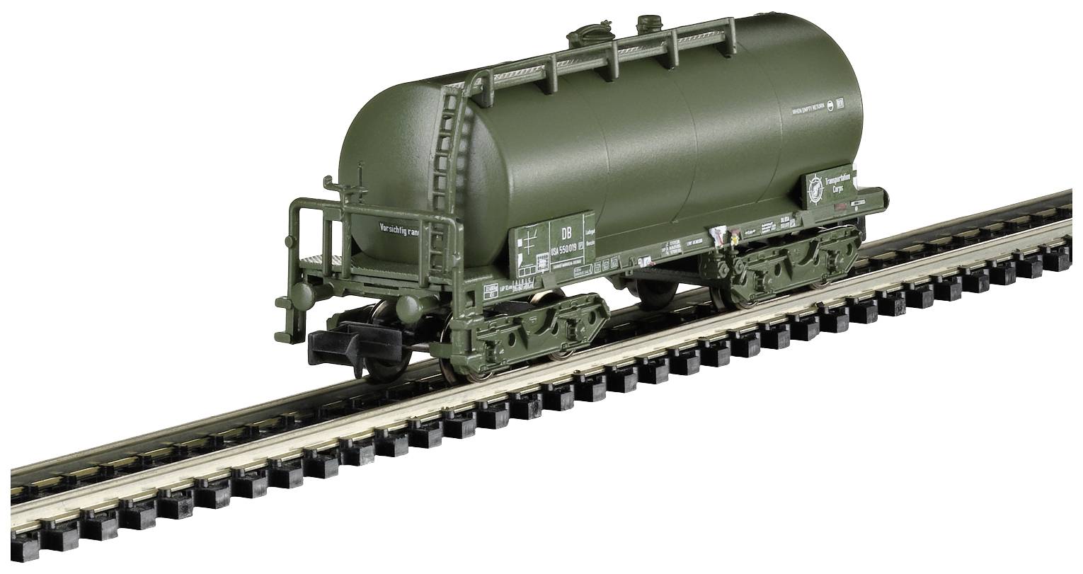 Un treno modello di un vagone cisterna verde su un binario. Il vagone ha forma cilindrica ed è accuratamente dettagliato.