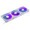 Un ventilatore per computer con tre ventole RGB illuminate, montate in un telaio bianco. I colori oscillano tra il blu e il viola.