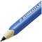 Penna blu con il logo 'STAEDTLER' e la punta ben temperata, pronta per scrivere.