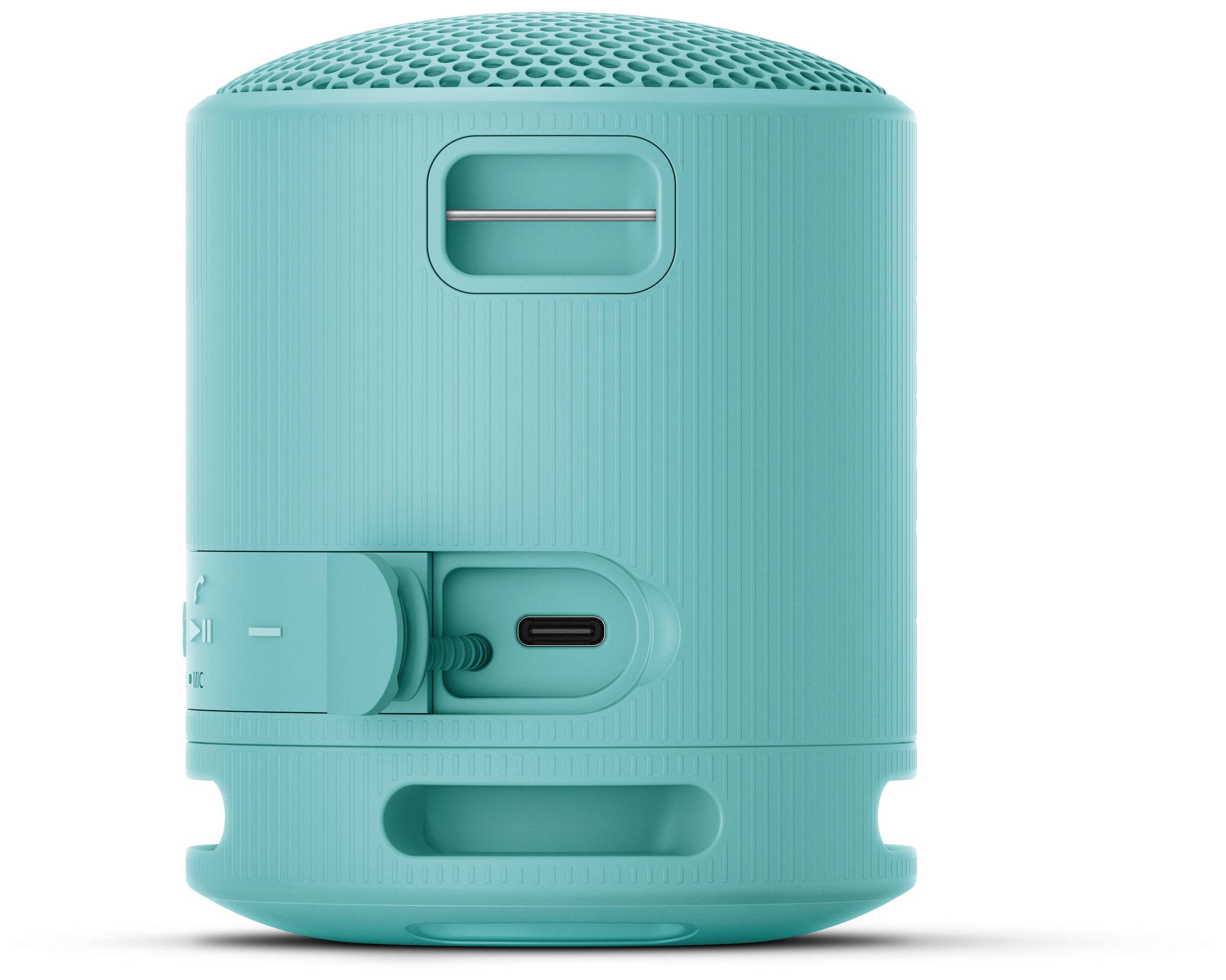 Un piccolo altoparlante Bluetooth color turchese con comandi sul lato e una porta USB-C sul fondo.