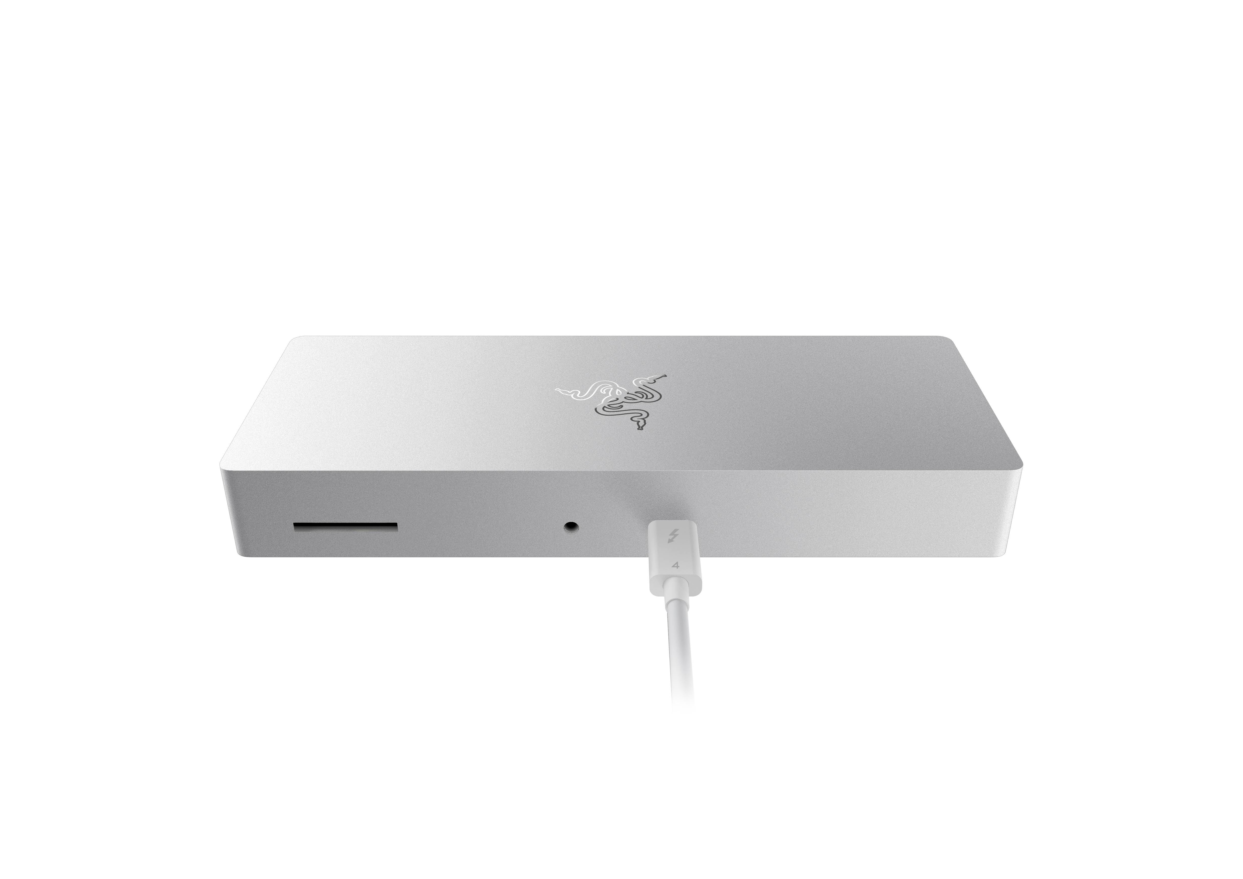 Un dispositivo bianco e rettangolare con un cavo USB-C. Presenta diverse porte, incluso uno slot per schede.