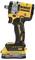Un avvitatore a percussione a batteria giallo e nero del marchio DeWalt, modello 18V XR, con batteria PowerStack, ripreso di lato.