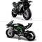 'Set di costruzione per un modello tecnico dettagliato di motocicletta in grigio, nero e verde con elementi mobili.'