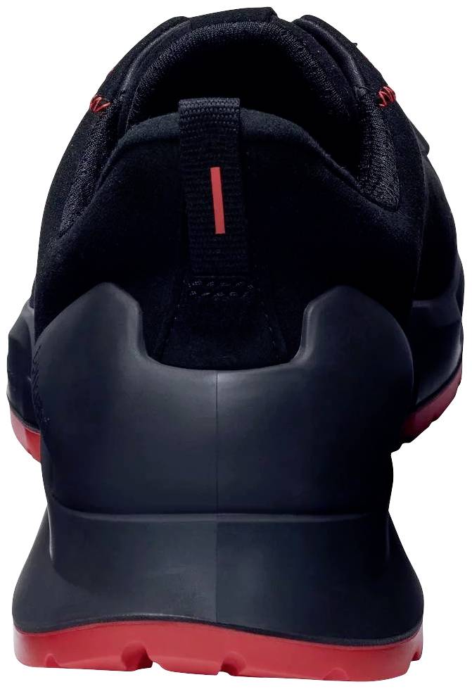 Una scarpa sportiva nera con suola rossa, vista da dietro.