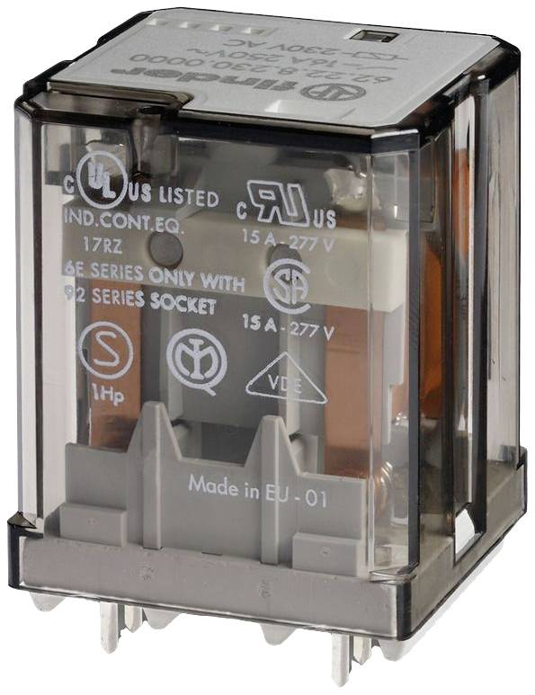 'Relè industriale con involucro trasparente, mostra specifiche tecniche: 15 A - 277 V, idoneo per applicazioni industriali.'