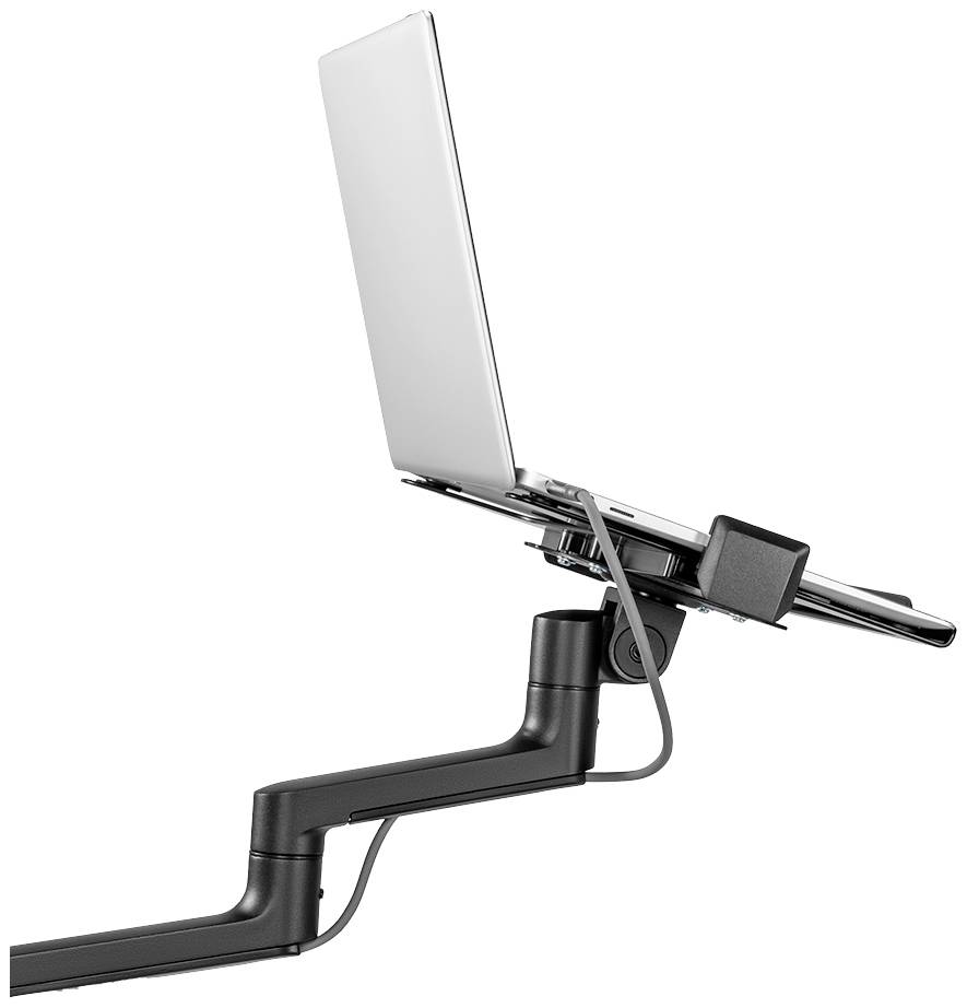 Un laptop è montato su un braccio regolabile. Il braccio solleva il dispositivo in una posizione rialzata per favorire un lavoro ergonomico.