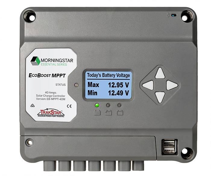 Regolatore di carica solare con display che mostra la tensione attuale della batteria (12,95 V) e la tensione minima (12,49 V). Include tasti di controllo.