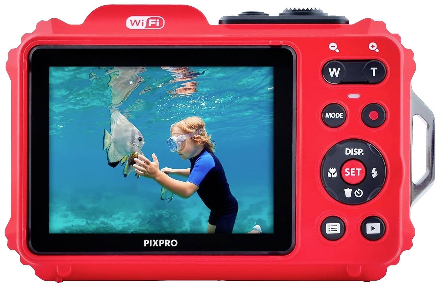 Fotocamera digitale rossa con display che mostra un bambino che nuota sott'acqua e osserva un pesce. La fotocamera ha diversi comandi e pulsanti.