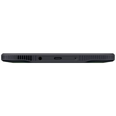 Un telefono nero è posizionato piatto, con la parte inferiore che mostra una porta USB-C e un jack per le cuffie.