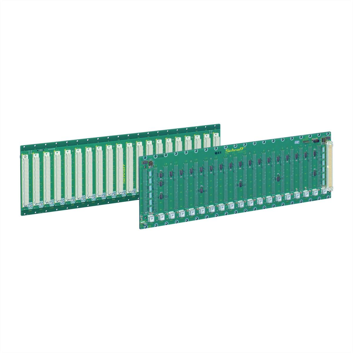 Due schede elettroniche verdi con numerosi connettori e componenti elettronici sono disposte una accanto all'altra.