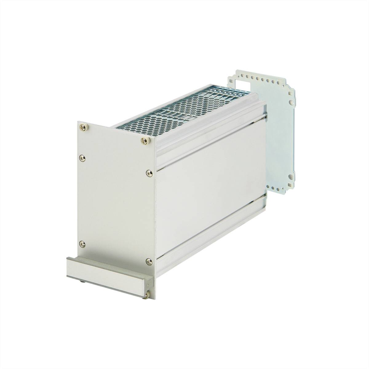 Un filtro metallico rettangolare per ventilatore di un impianto di condizionamento, con una griglia di copertura.