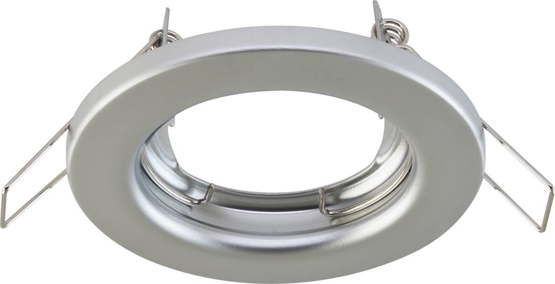 Apparecchio di illuminazione da incasso rotondo con clip a molla e anello di finitura argento su sfondo bianco.
