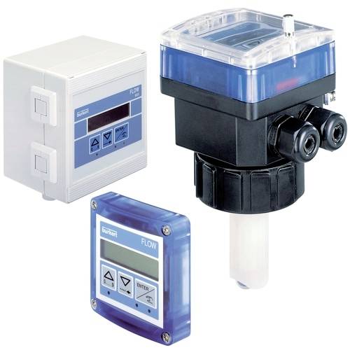 Tre diversi dispositivi elettronici con display e connessioni, probabilmente utilizzati per la misurazione del flusso e il controllo in applicazioni industriali.