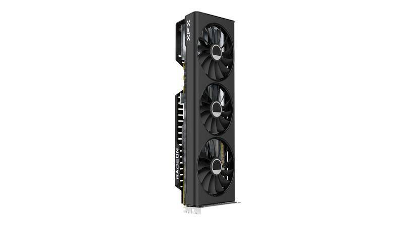 Scheda grafica con ventola tripla in nero con stampa laterale 'Radeon RX'.