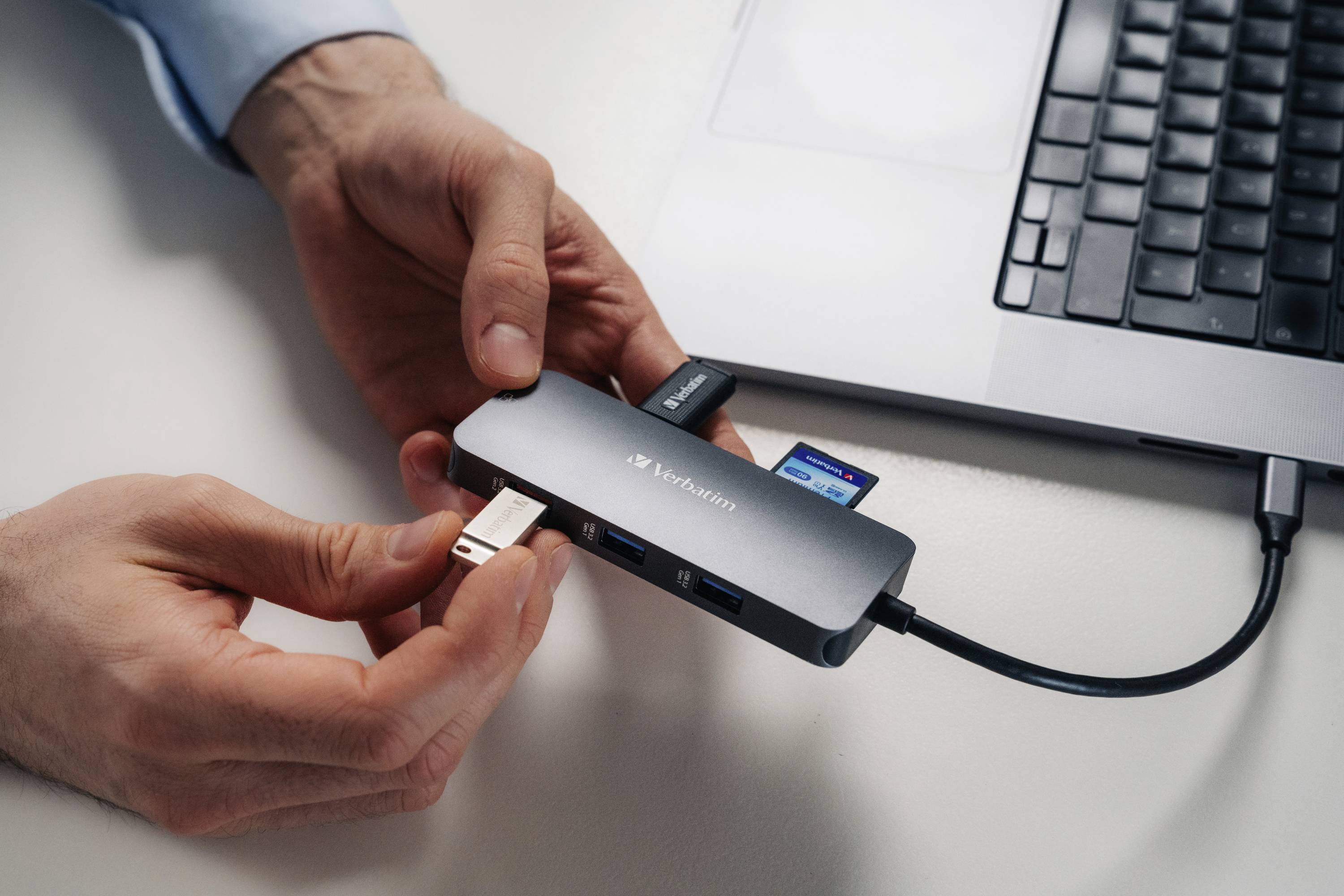 Verbatim 32152 Hub USB 9 Porte HDMI ™, microSD, RJ45, SD, USB 3.2 (Gen 1x1), USB 3.2 (Gen 1x1), USB 3.2 (Gen 2), USB 3.2-9
