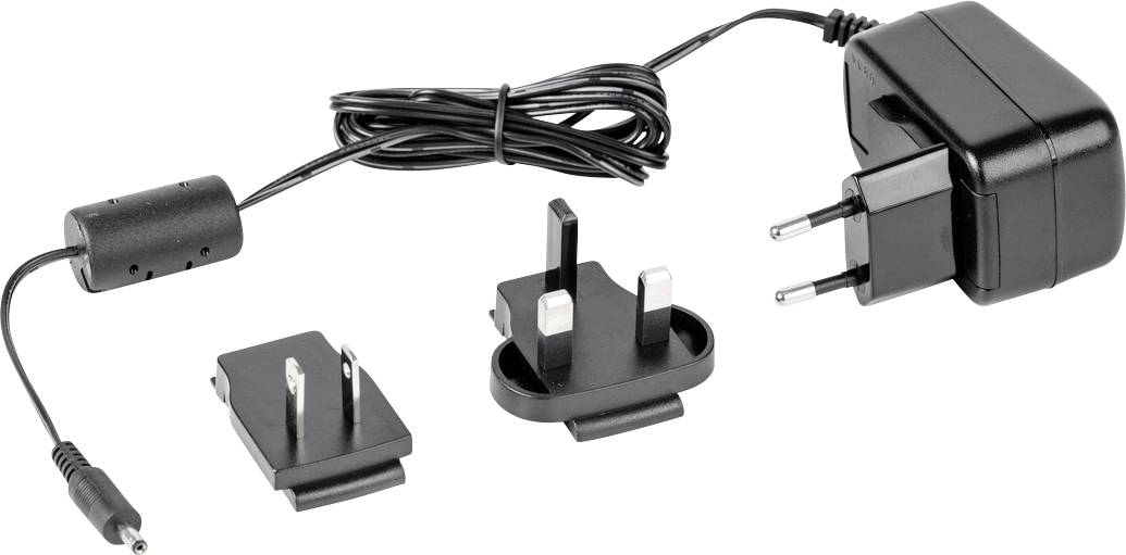 Un alimentatore nero con tre tipi di spine intercambiabili per diversi paesi.
