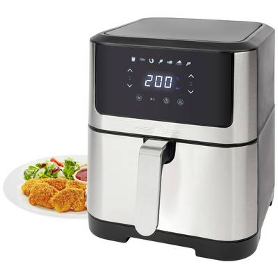Una friggitrice ad aria argento con display digitale che mostra '200'. Accanto un piatto con pollo impanato e insalata.