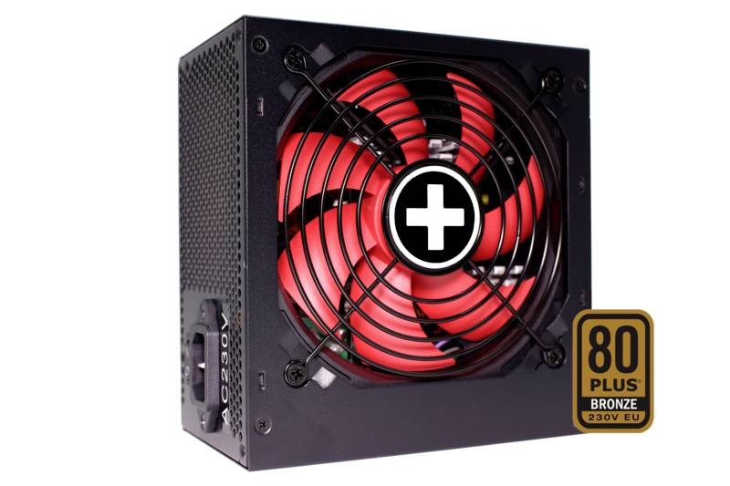 Un alimentatore per computer con un ventilatore rosso e una certificazione 80 Plus Bronze 230V EU.