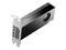 Scheda grafica in nero e argento con ventola; diversi connettori sul lato anteriore; marchio inciso nell'angolo.