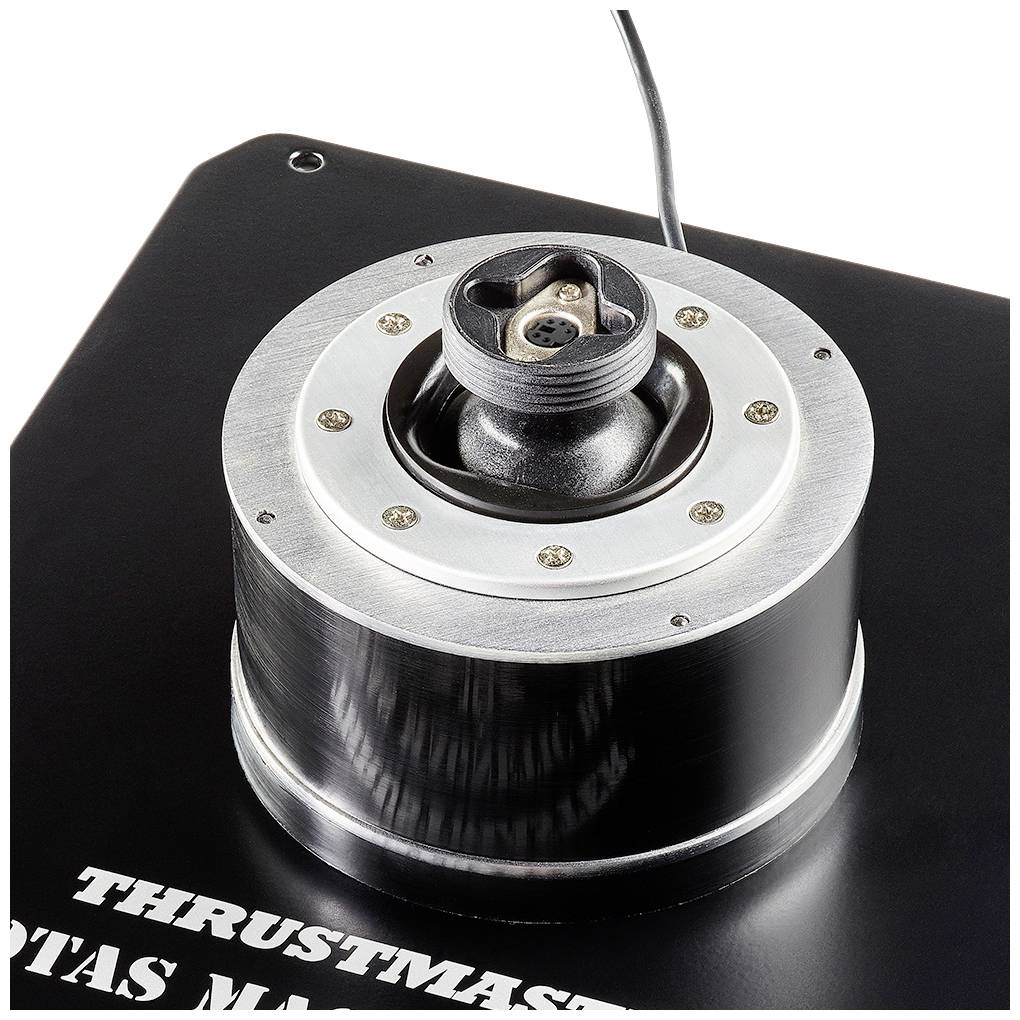 Primo piano di un supporto per joystick Thrustmaster HOTAS, che mostra la staffa metallica e i connettori dei cavi. Sfondo nero.