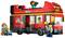 Autobus Lego a due piani scoperto, con un fotografo, un autista, una madre con passeggino e un turista con un gelato.