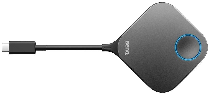 Dispositivo di presentazione wireless nero, quadrato, con porta USB-C di BenQ e un cerchio blu sulla parte anteriore.