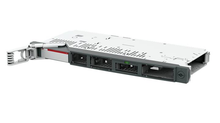 Un server orizzontale con fessure di ventilazione e quattro slot frontali, adatto per dispositivi di rete.
