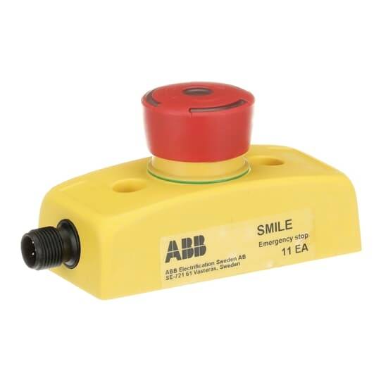 Pulsante di arresto di emergenza giallo con bottone di azionamento rosso su base rettangolare, contrassegnato con 'SMILE Emergency stop', prodotto da ABB.