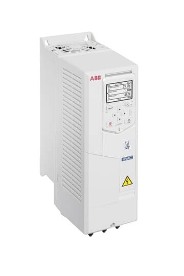 Convertitore di frequenza ABB ACS380, forma rettangolare, involucro bianco, marchio aziendale rosso, comandi e schermo sul lato frontale.