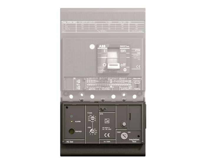 Un dispositivo tecnico con interruttore e spie di controllo su un pannello di comando, con marcature che indicano la posizione di acceso/spento.