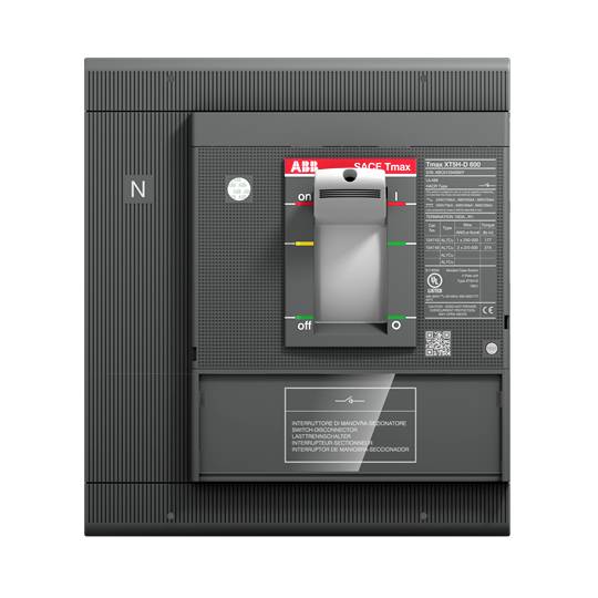 Un interruttore automatico nero ABB-SACE Tmax con leva in posizione centrale. Etichette per 'On' e 'Off' visibili.