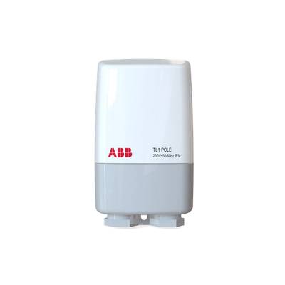 Un involucro elettrico ABB con la scritta 'TL Pole, 230V-50-60Hz, IP54', mostra le specifiche e il produttore.