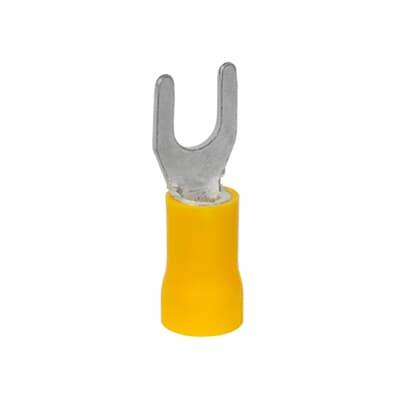 Un capocorda giallo a forcella, utilizzato per collegare cavi in applicazioni elettriche.