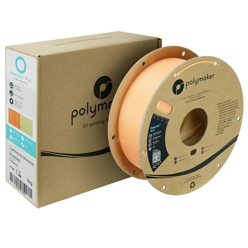 Una bobina di filamento per stampa 3D arancione davanti a una confezione con scritto 'Polymaker'.