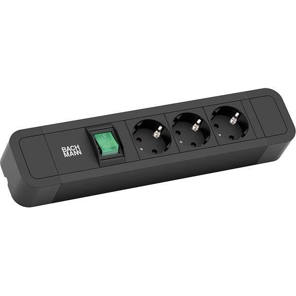 Multipresa tripla in nero con interruttore on/off verde a sinistra. Ideale per collegare più dispositivi.