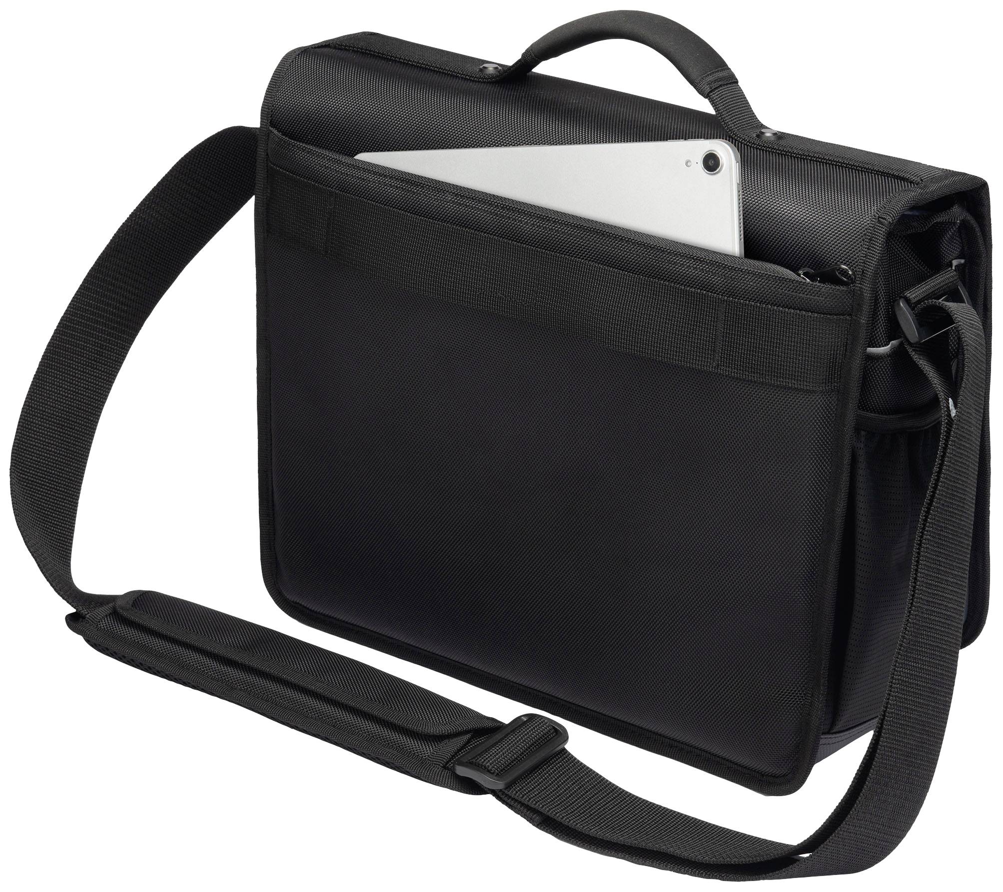 Borsa a tracolla nera con scomparto aperto, da cui sporge un angolo di un tablet. Cinghia regolabile sul lato.
