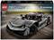 Modello LEGO Technic 'Koenigsegg Jesko Absolut' su un circuito di gara. Ideale per bambini dai 10 anni in su. Include dettagliate parti dell'auto.